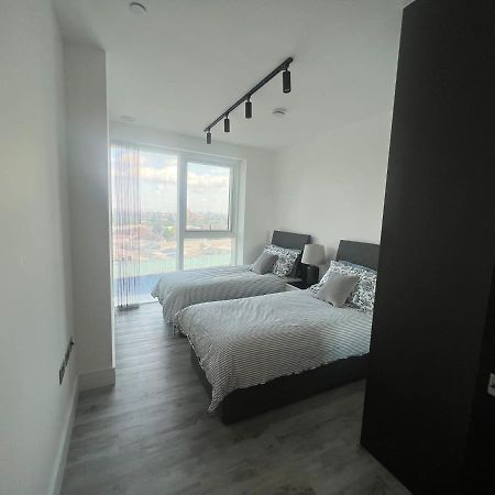 One West Point , Icon Tower Appartement Londen Buitenkant foto