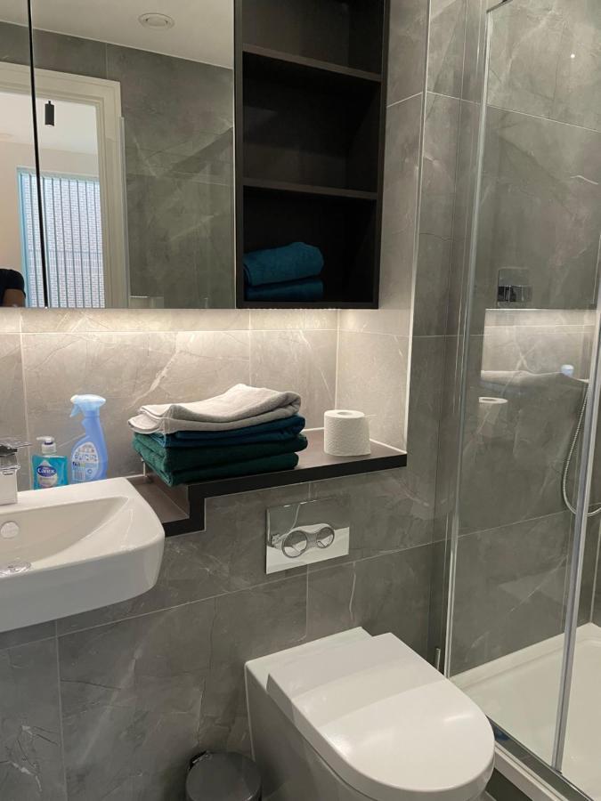 One West Point , Icon Tower Appartement Londen Buitenkant foto