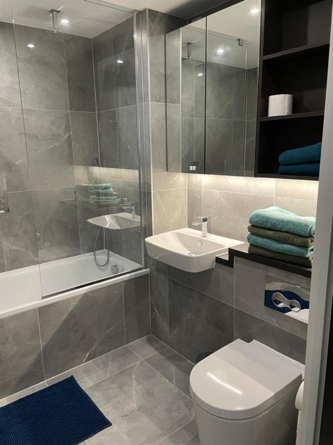 One West Point , Icon Tower Appartement Londen Buitenkant foto