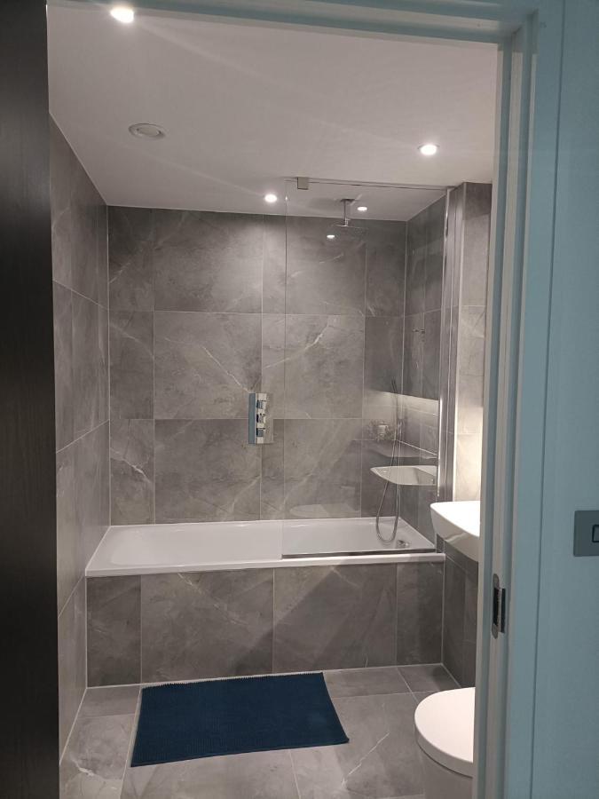One West Point , Icon Tower Appartement Londen Buitenkant foto
