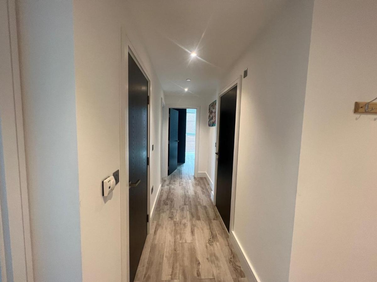 One West Point , Icon Tower Appartement Londen Buitenkant foto