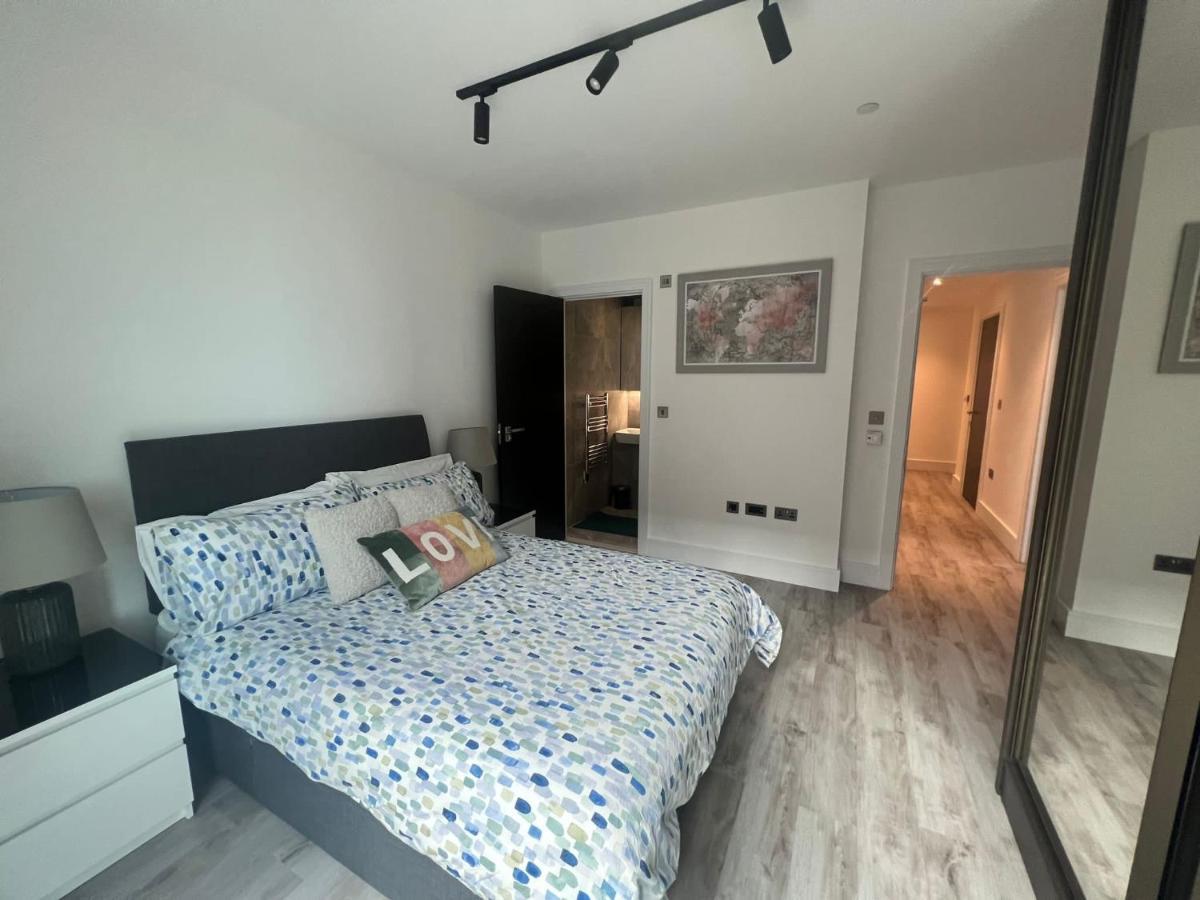 One West Point , Icon Tower Appartement Londen Buitenkant foto