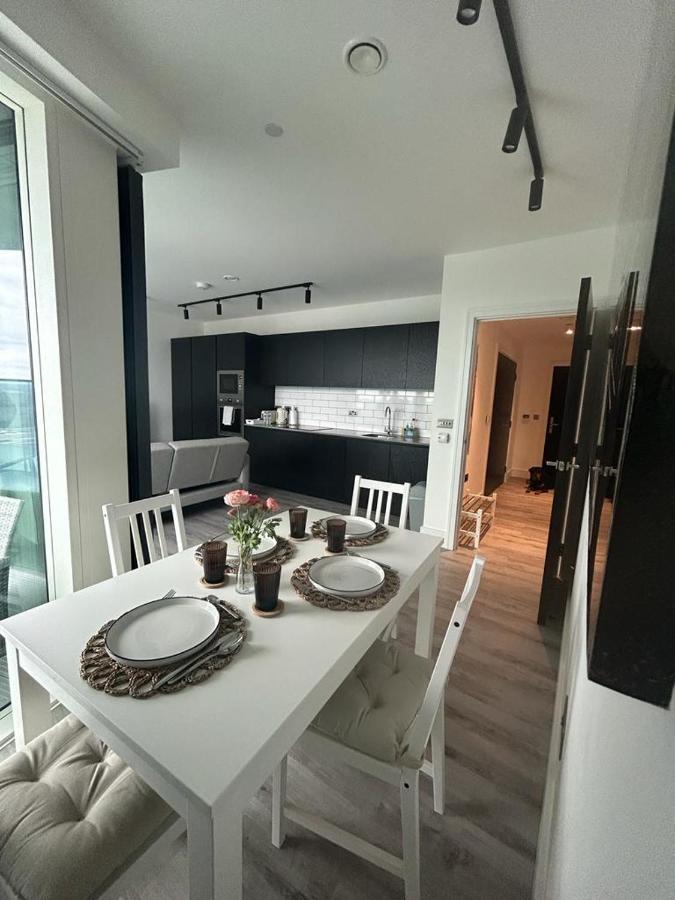 One West Point , Icon Tower Appartement Londen Buitenkant foto